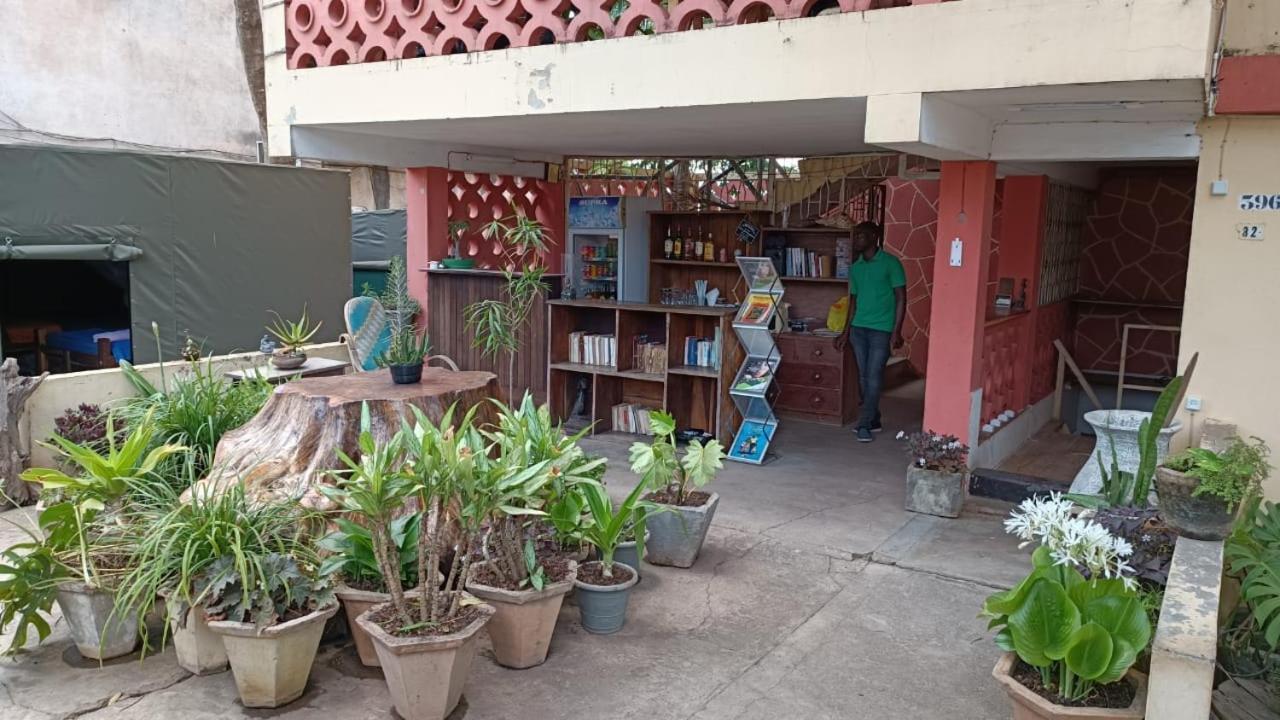 Ruby - Casa De Hospedes - Backpackers Nampula Exterior photo