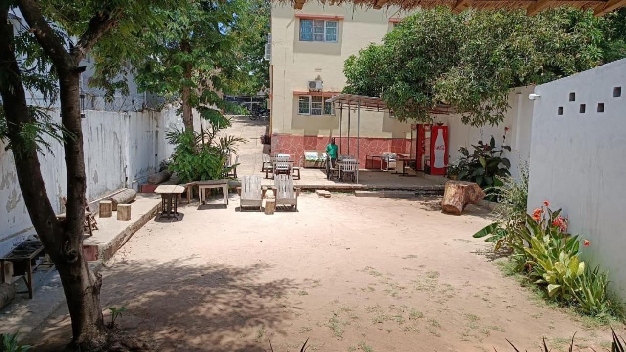 Ruby - Casa De Hospedes - Backpackers Nampula Exterior photo